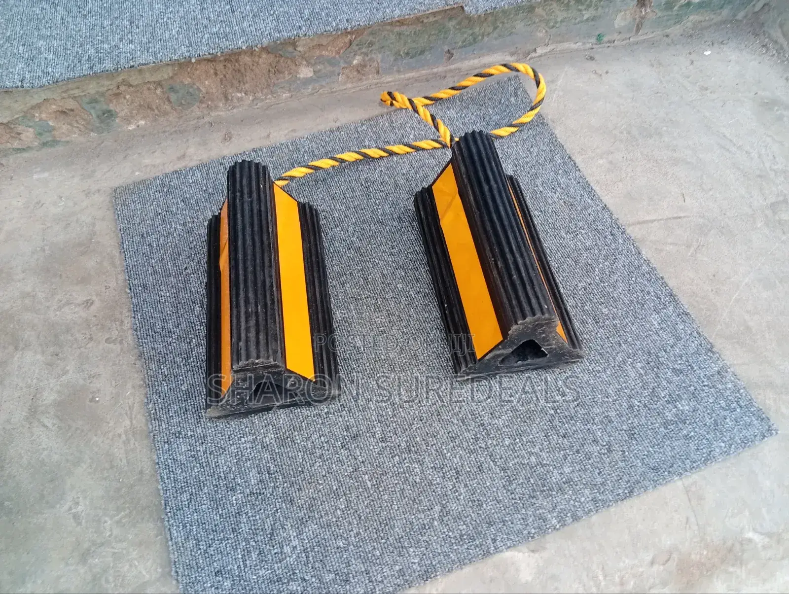 Heavy Duty Rubber Wheel Chock