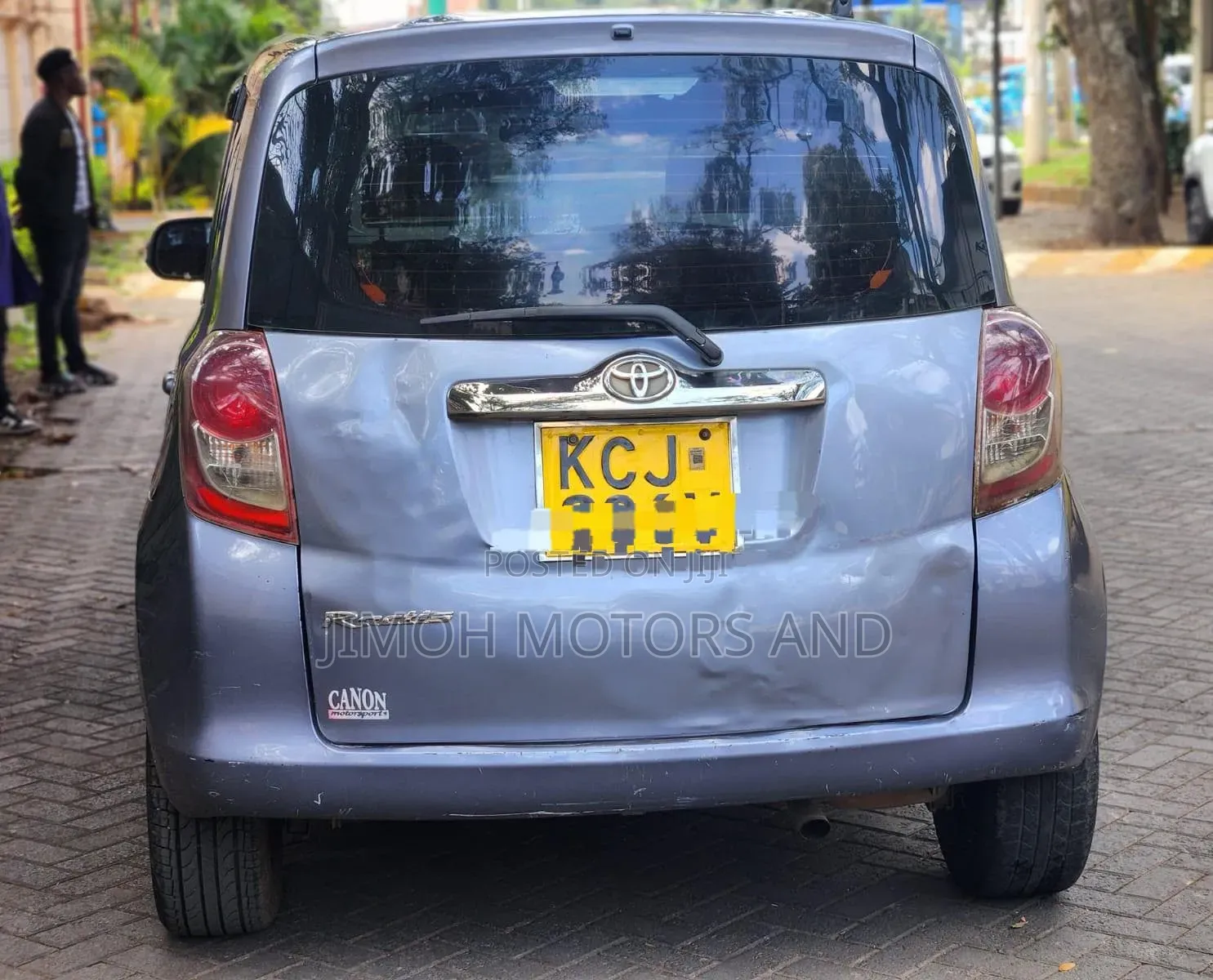 Toyota Ractis 2010 Blue