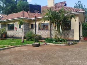 Airbnb , Three Bedroom Bungalow