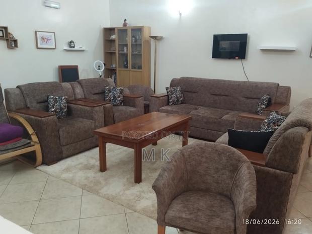 Airbnb , Three Bedroom Bungalow - thumbnail 4