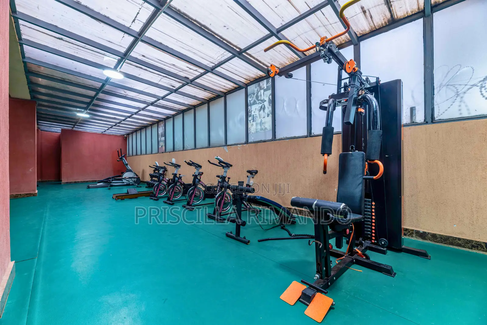 Modern 2-Bedroom Apartment in Kilimani|Gym, Balcony,Wifi, Backup Power