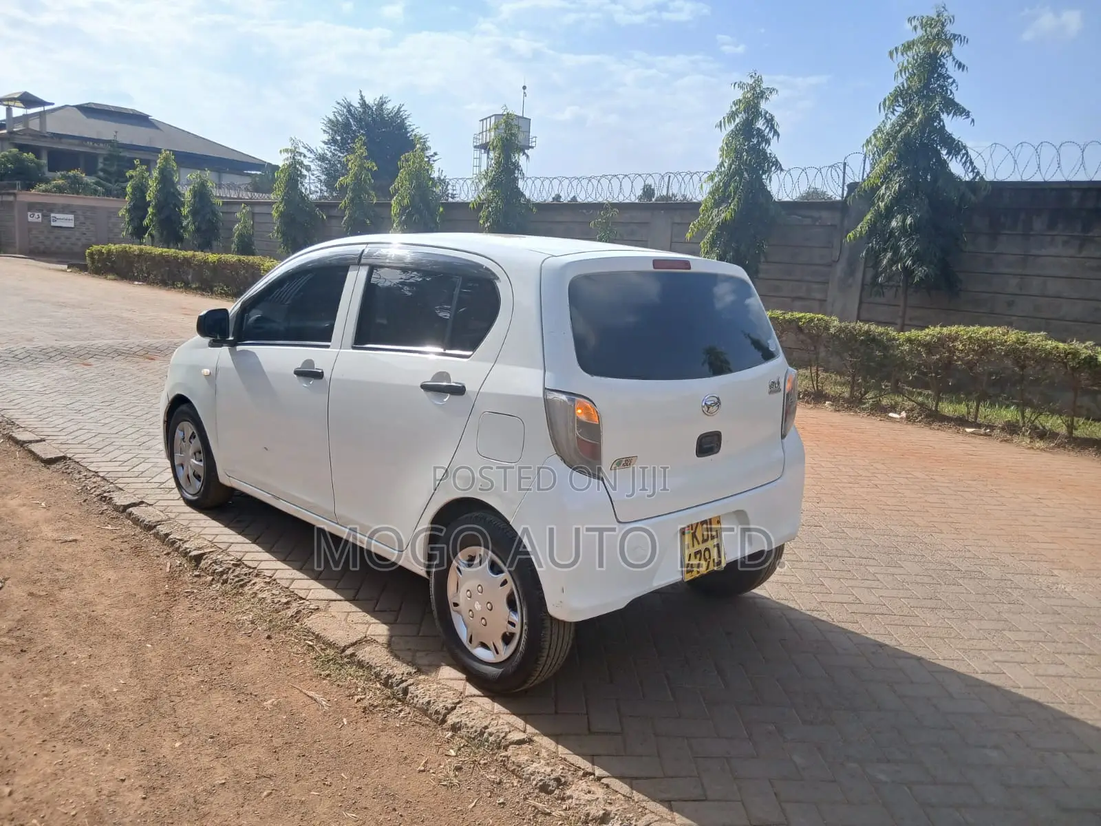 Daihatsu Mira 2015 White