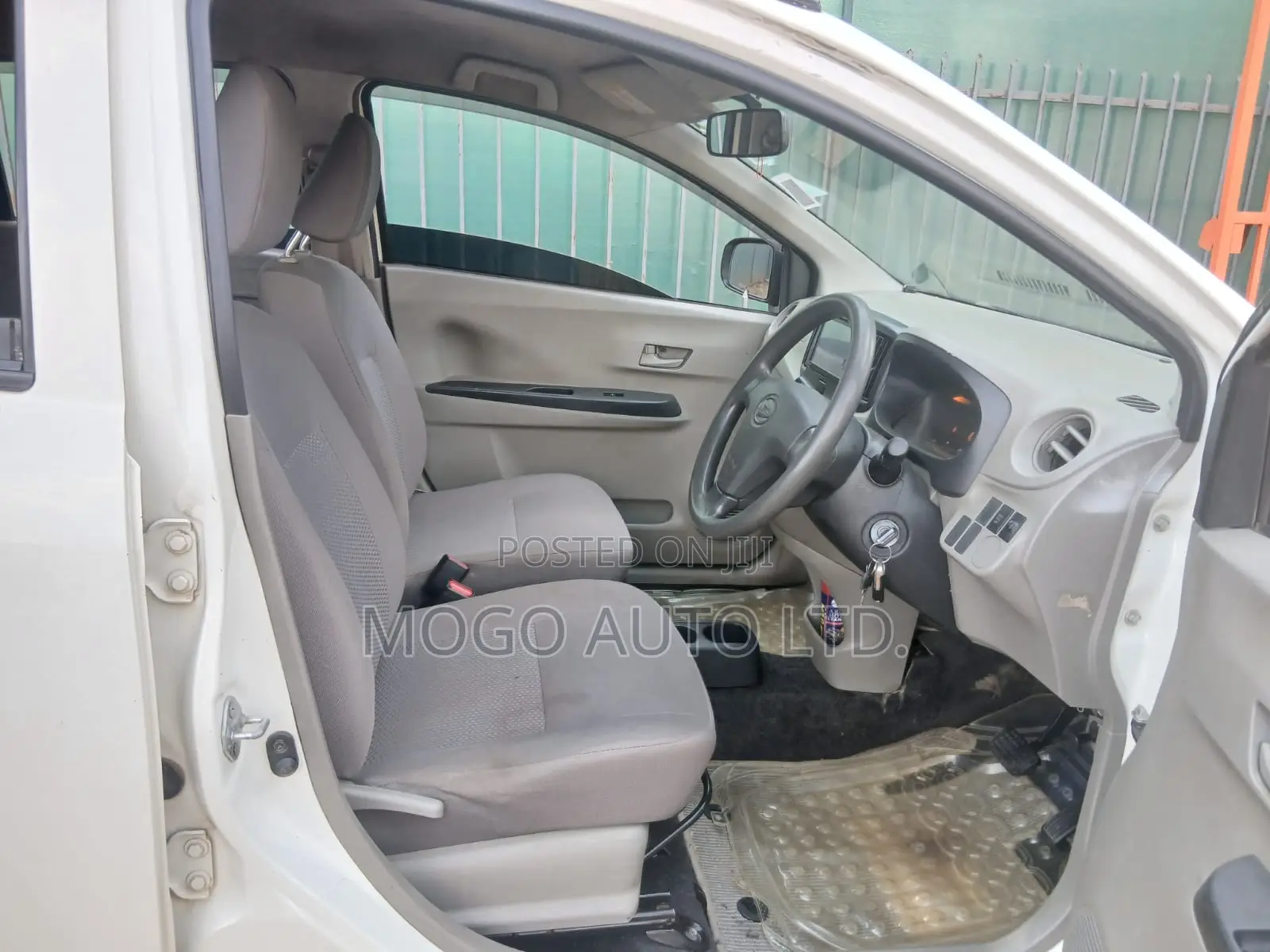 Daihatsu Mira 2015 White