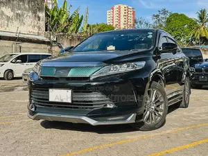 Toyota Harrier 2.0 2018 Black