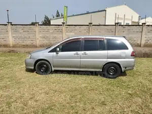 Nissan Liberty 2002 Silver
