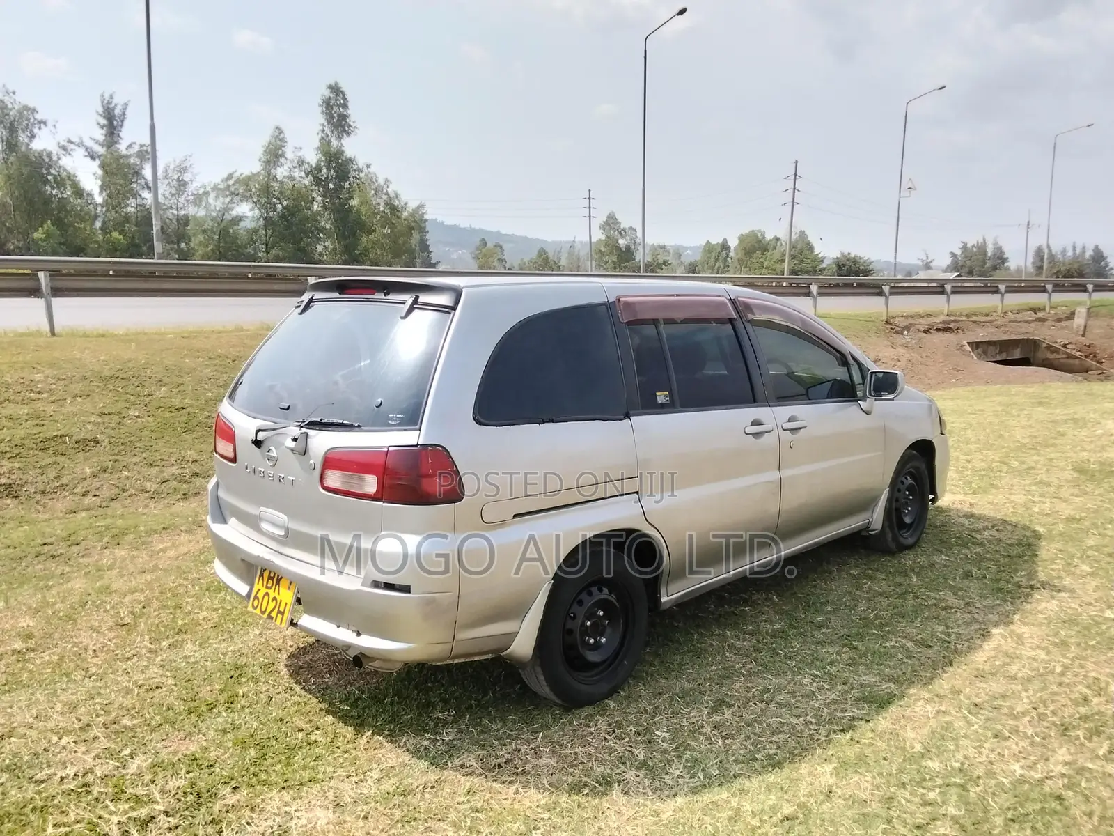 Nissan Liberty 2002 Silver