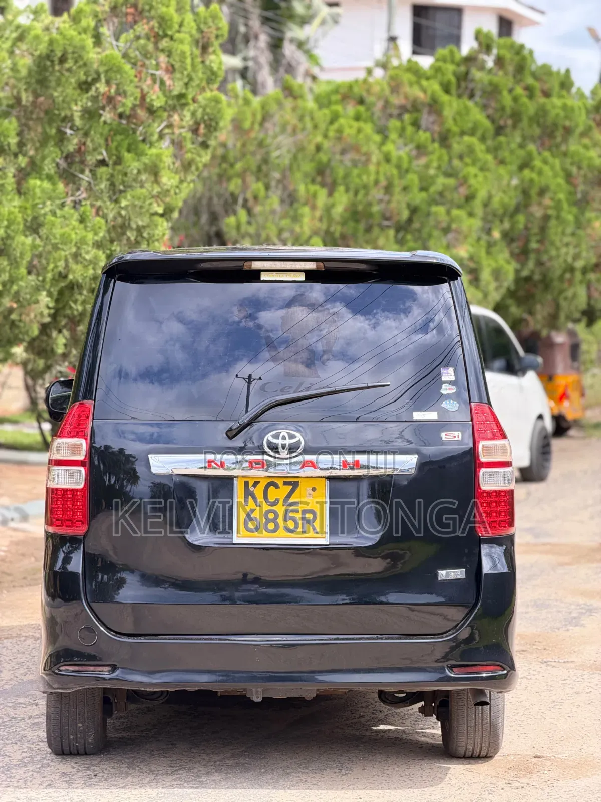 Toyota Noah 2012 Black