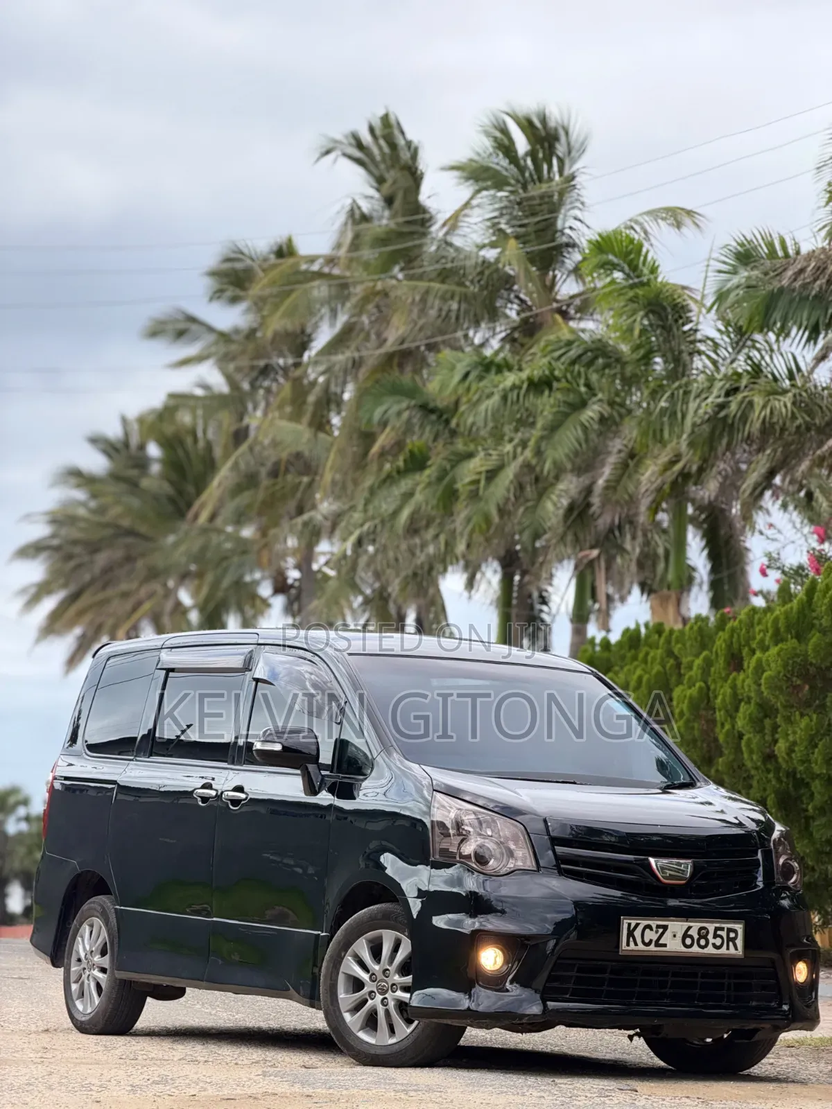 Toyota Noah 2012 Black