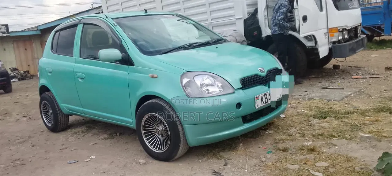 Toyota Vitz 2001 Green