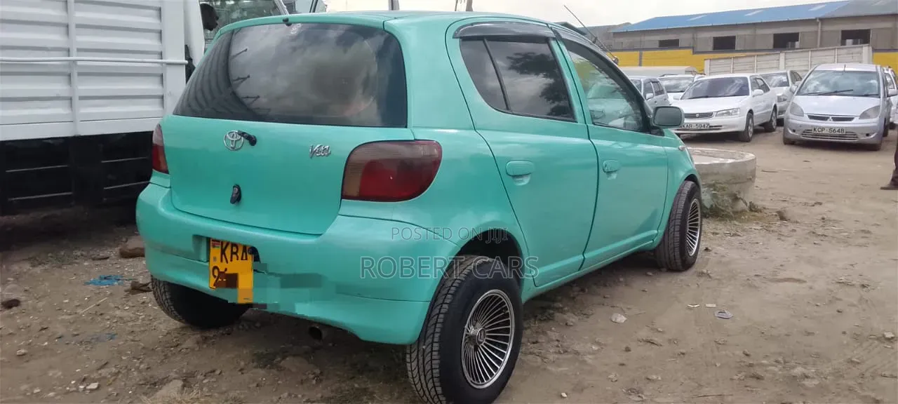 Toyota Vitz 2001 Green