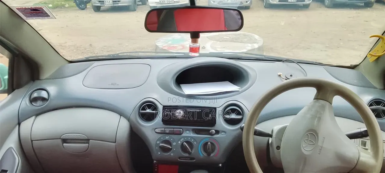 Toyota Vitz 2001 Green
