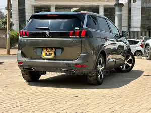 Peugeot 5008 2.0 BlueHDi 150 GT Line 2018 Green