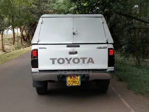 Toyota Hilux 2014 White