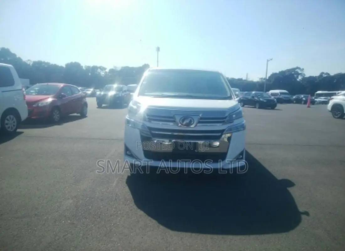 Toyota Vellfire 2018 White