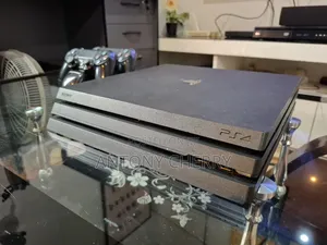 Playstation 4 Pro 1tb: 2 Original Controllers, Charging Dock, 10 Games