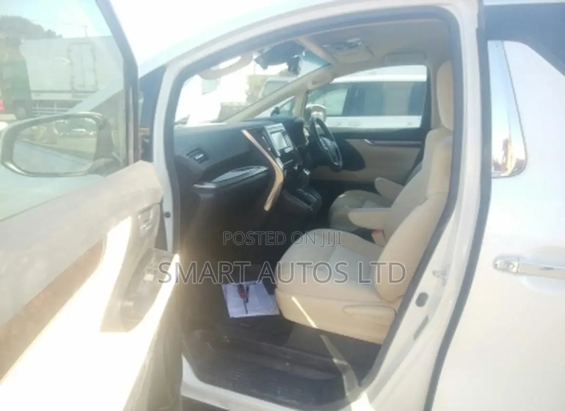Toyota Vellfire 2018 White