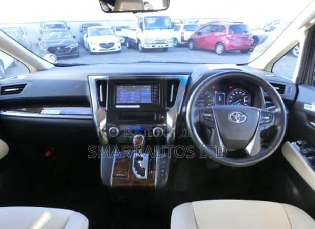 Toyota Vellfire 2018 - thumbnail 8