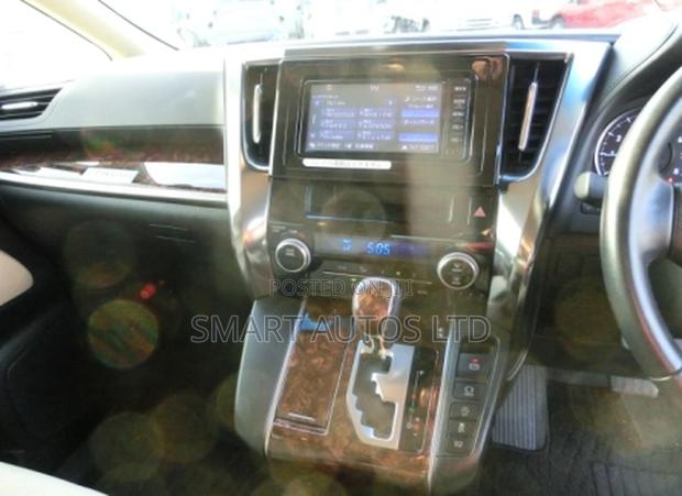 Toyota Vellfire 2018 - thumbnail 9