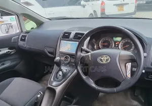 Toyota Auris 2010 White