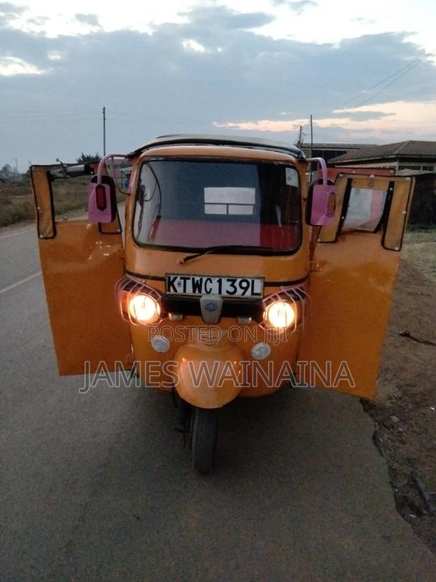 Piaggio Scooter 2020 Yellow - thumbnail 6