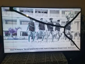 Second Hand Samsung Tv With Slightly Brocken Screen but Working Well
