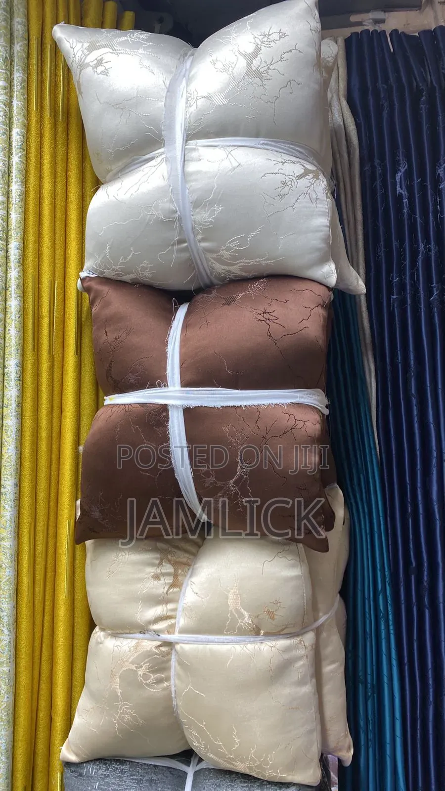 Assorted Throw Pillows – 5 Pieces Set- Cr