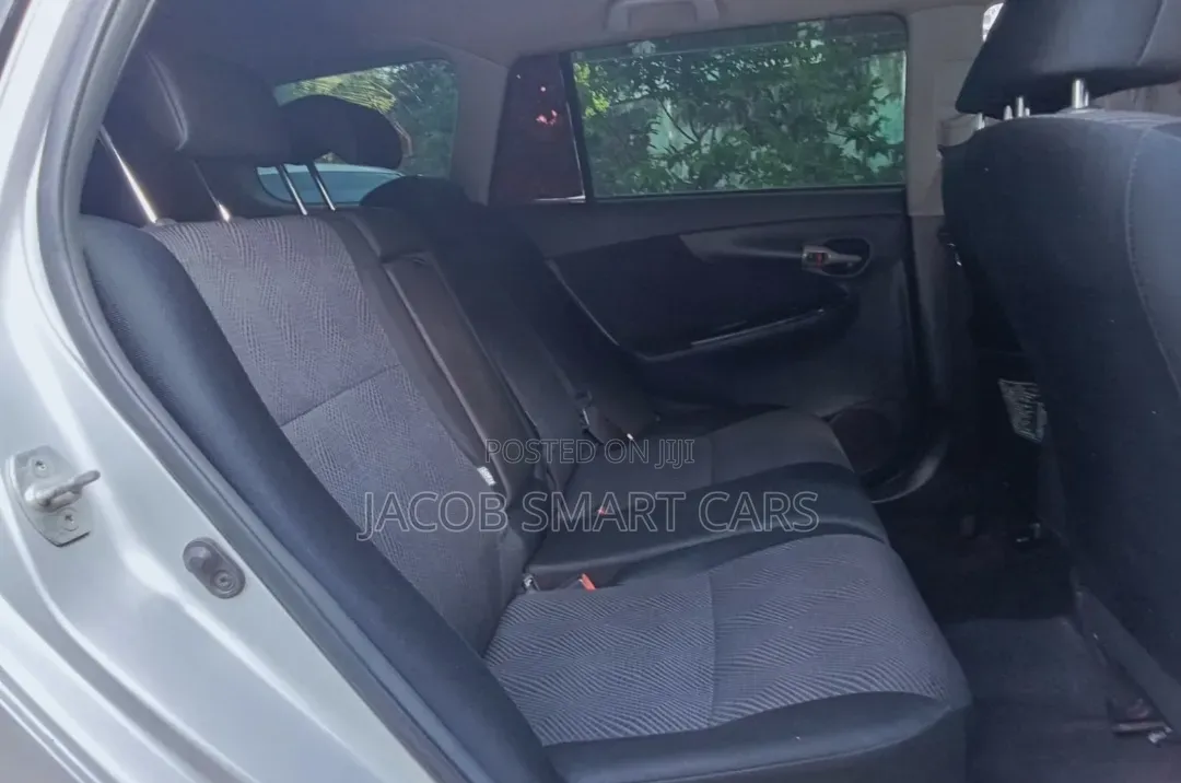 Toyota Corolla Fielder 2010 Silver