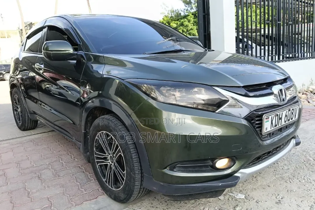 Honda Vezel 2017 Green
