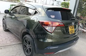 Honda Vezel 2017 Green