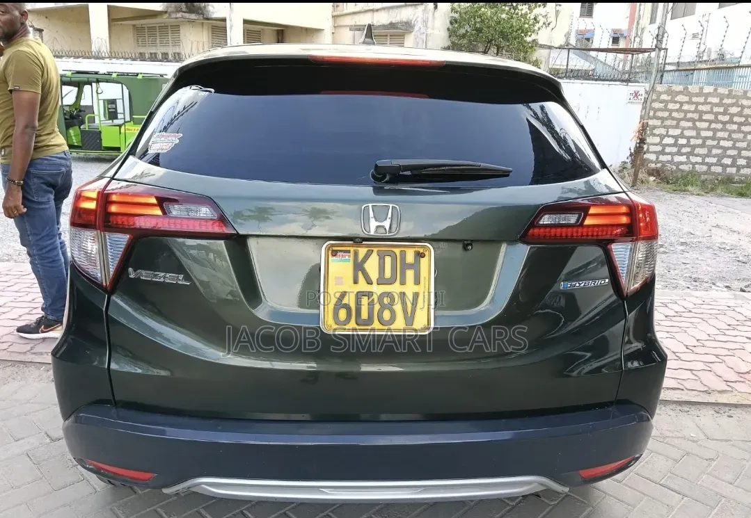 Honda Vezel 2017 Green