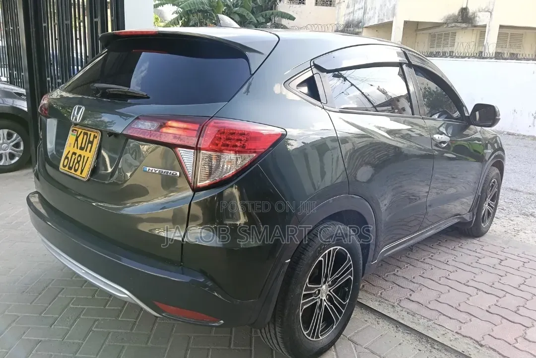 Honda Vezel 2017 Green