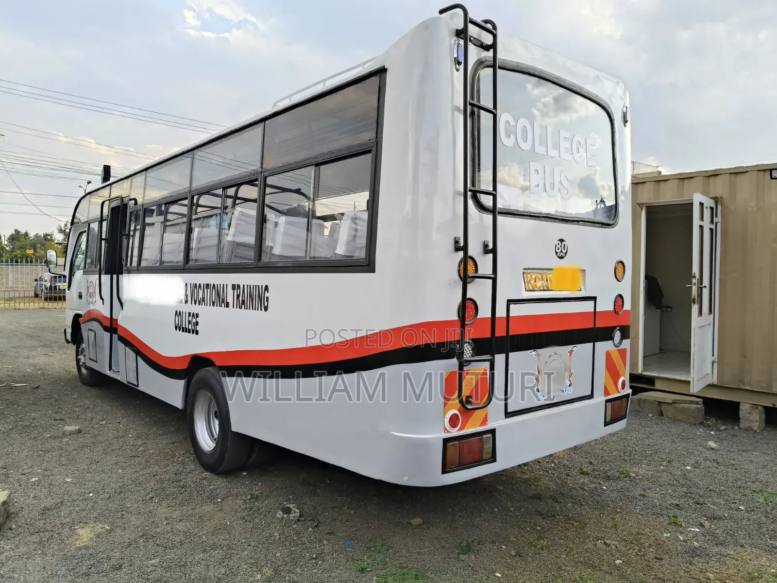 Isuzu NQR 2017 White