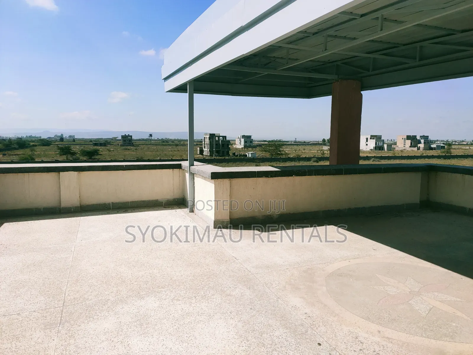 5bdrm Maisonette in Gateway Mall Area for rent