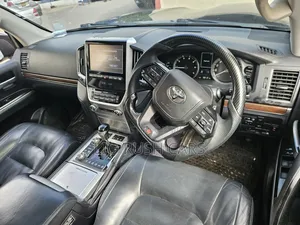 Toyota Land Cruiser 2016 Black