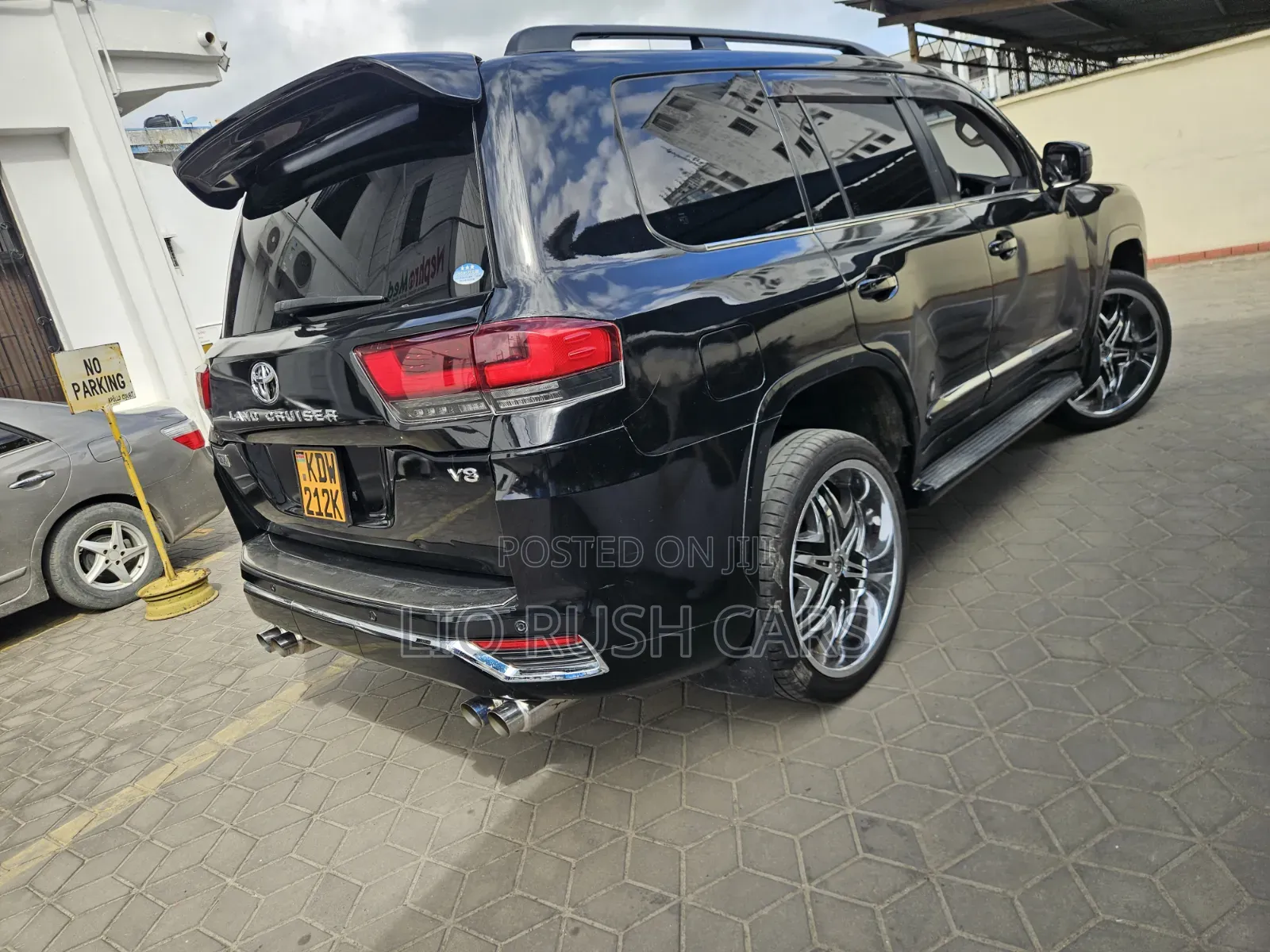 Toyota Land Cruiser 2016 Black