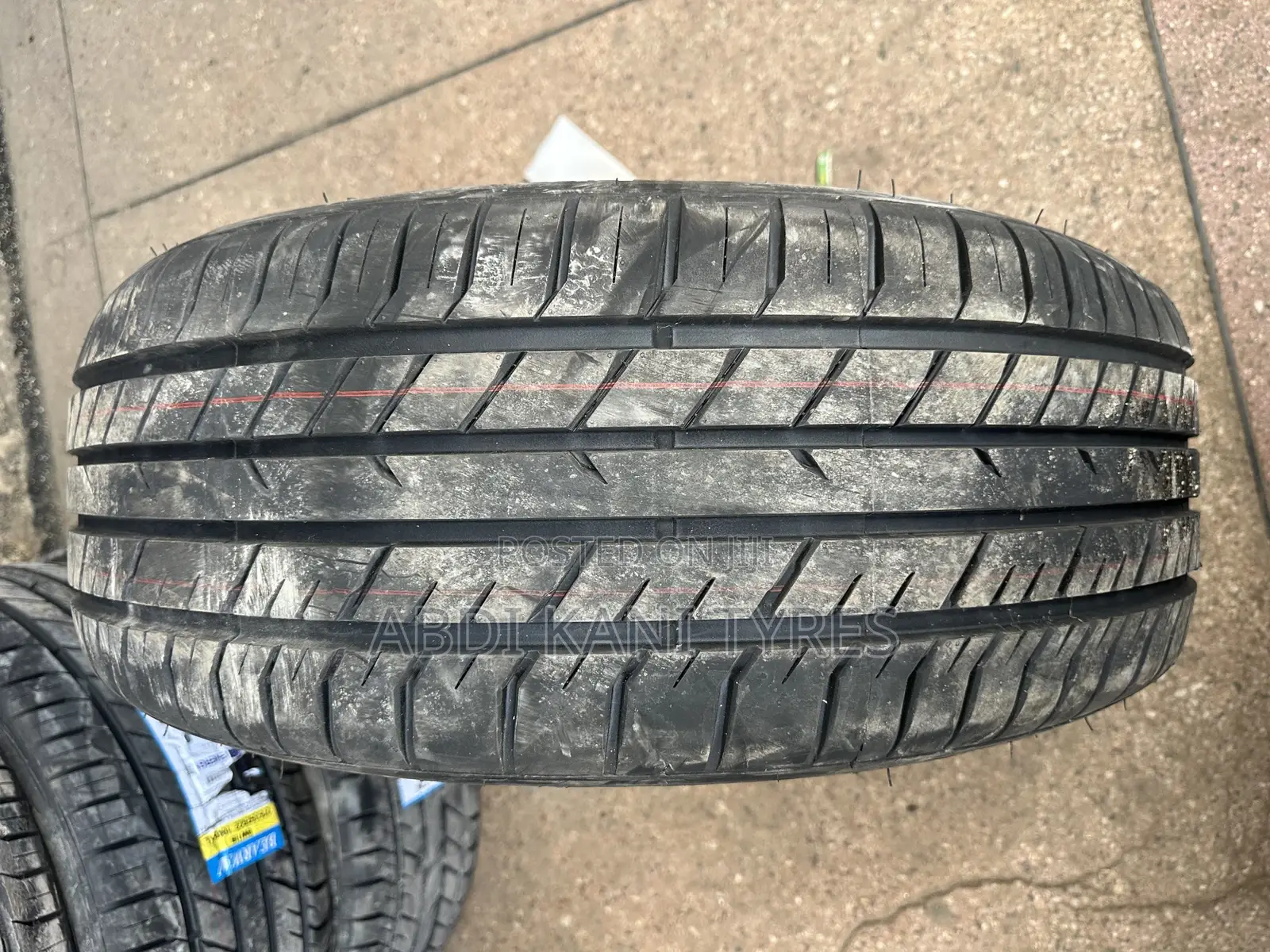 255/45r21 Bearway Tires