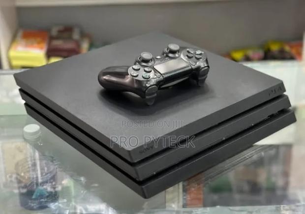 Ps4 Pro With Single Controller - main view