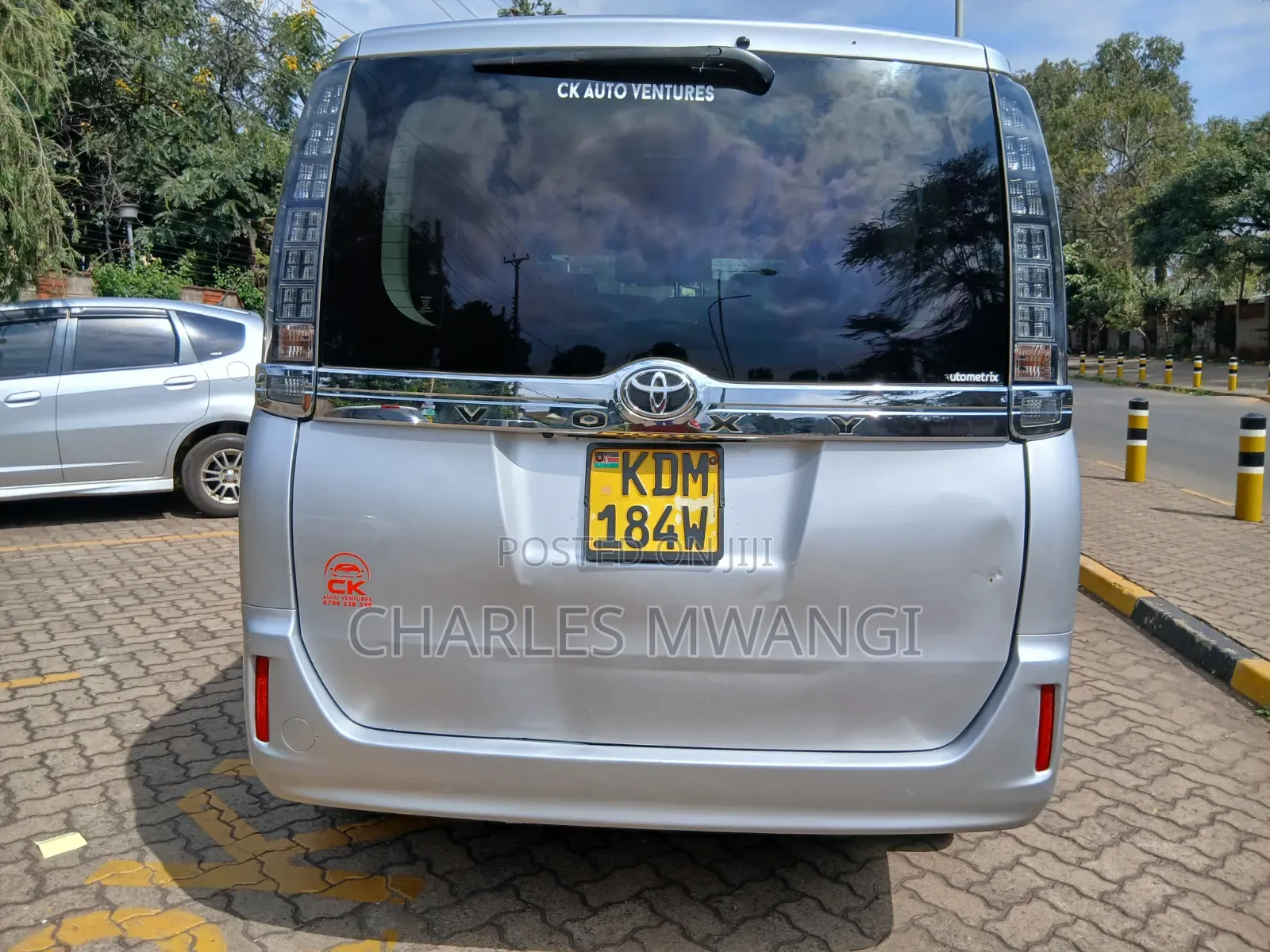 Toyota Voxy 2016 Silver