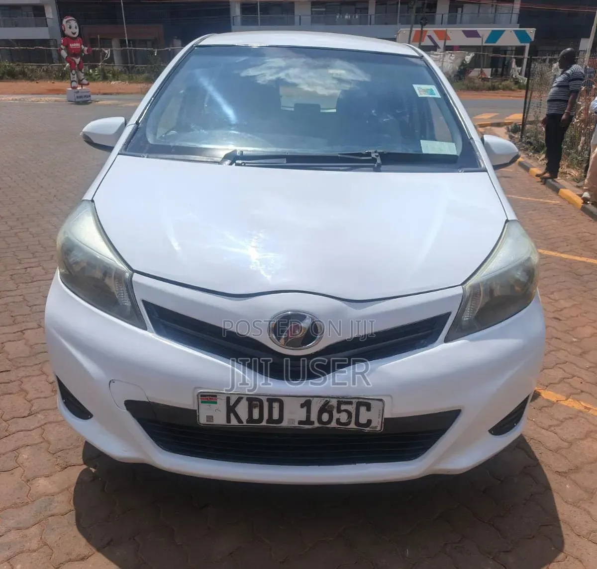Toyota Vitz 1.0 FWD 5dr 2014 White