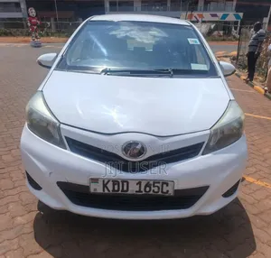 Toyota Vitz 1.0 FWD 5dr 2014 White