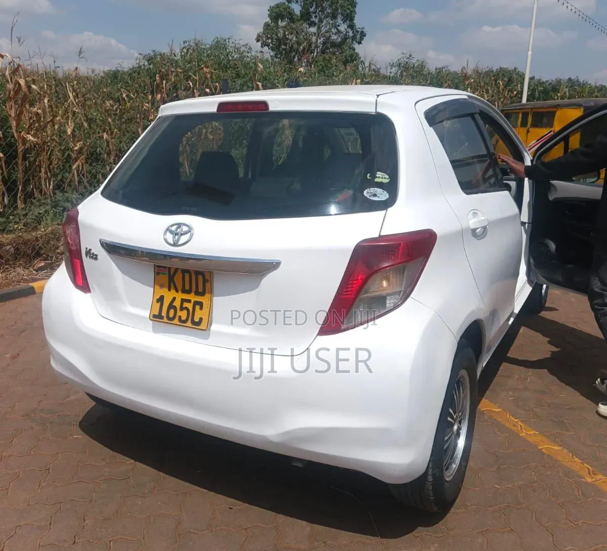 Toyota Vitz 1.0 FWD 5dr 2014 White