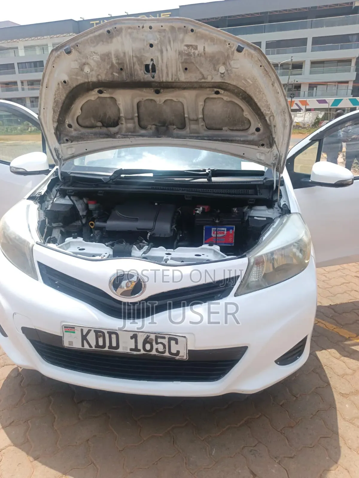 Toyota Vitz 1.0 FWD 5dr 2014 White