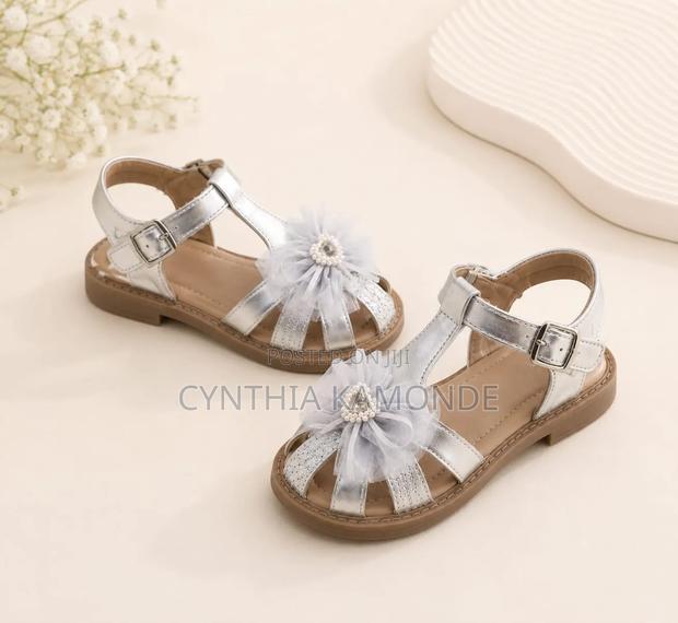 Comfy Girls Open Shoes - thumbnail 2
