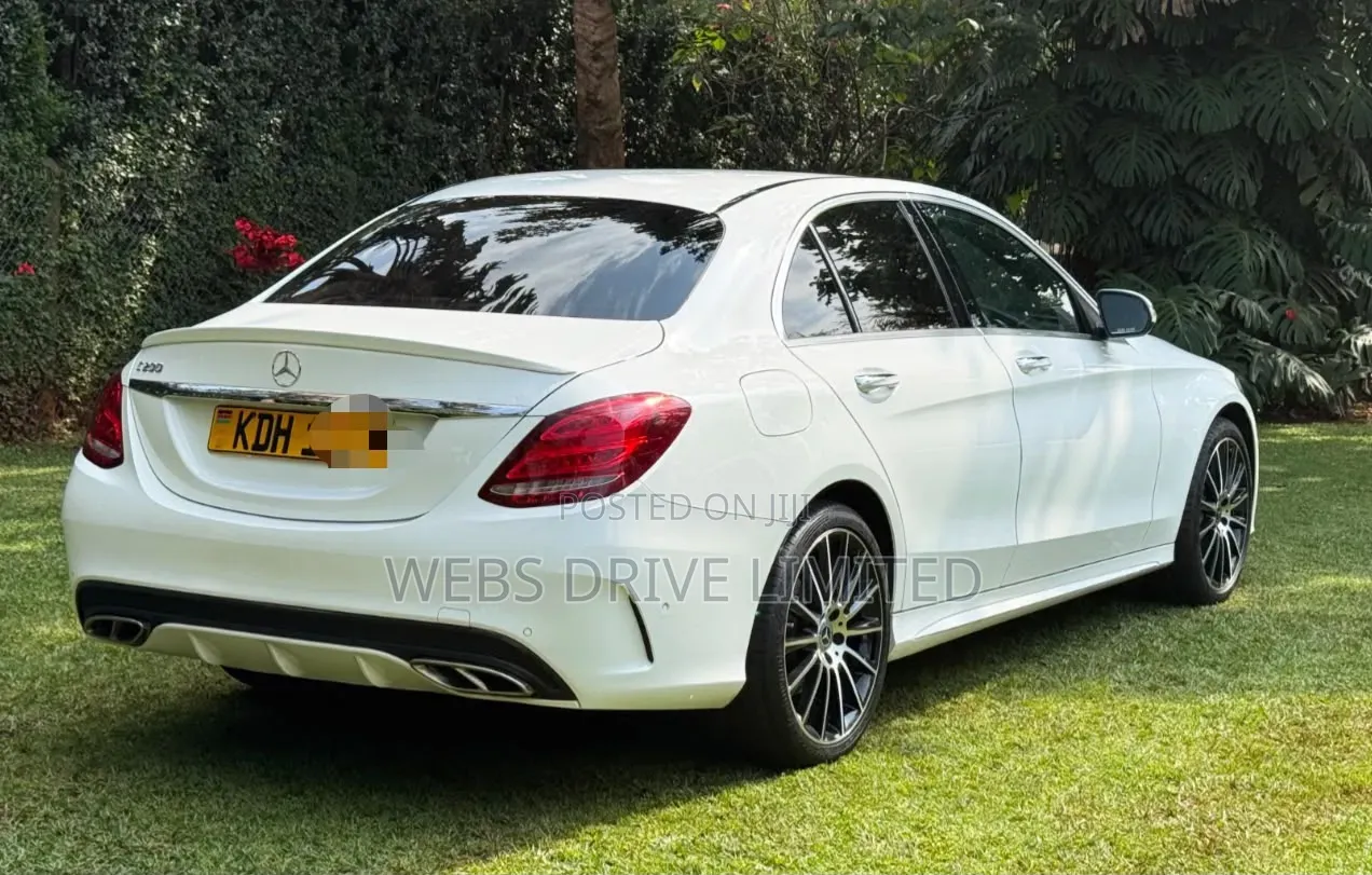 Mercedes-Benz C200 2015 White