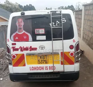 Toyota HiAce 2005 White