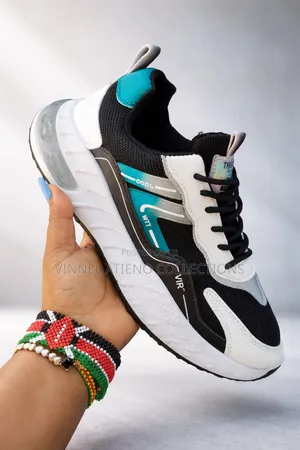 Vir Sneaker