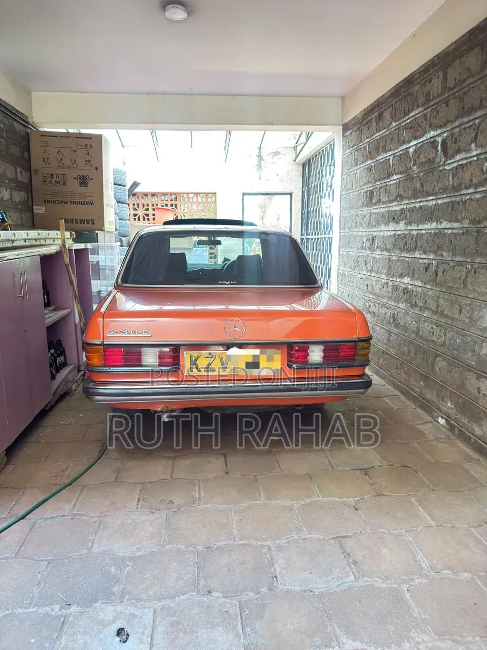 Mercedes-Benz 230E 1982 Orange
