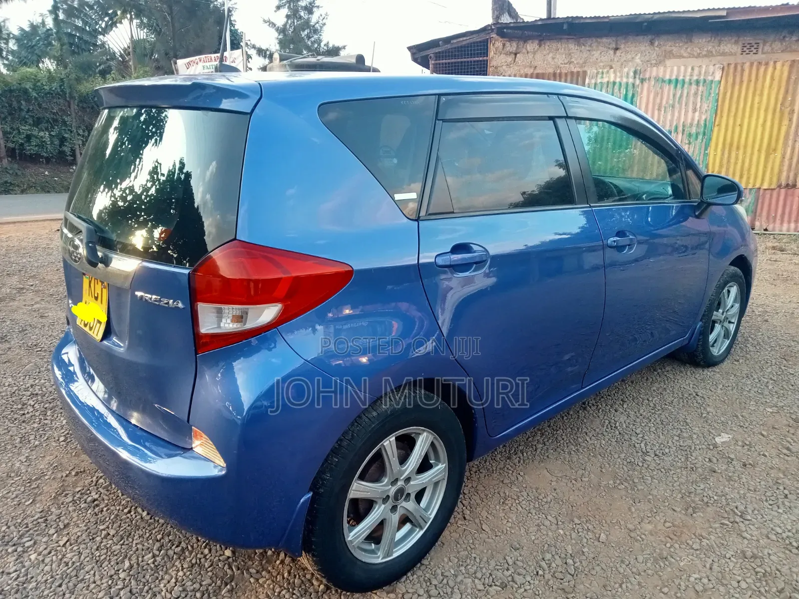 Subaru Trezia 2012 Blue