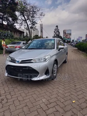Toyota Axio 1.5 Hybrid 2WD 2019 Silver