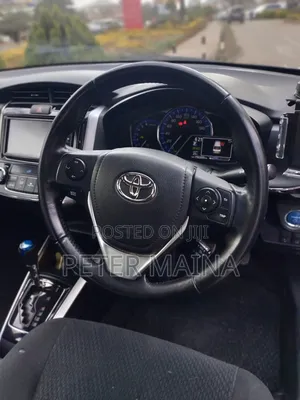 Toyota Axio 1.5 Hybrid 2WD 2019 Silver